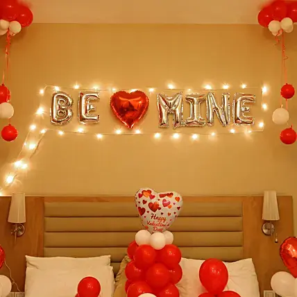 Valentines-Day-Couple-Special-Be-Mine-Balloon-Decoration.png ...